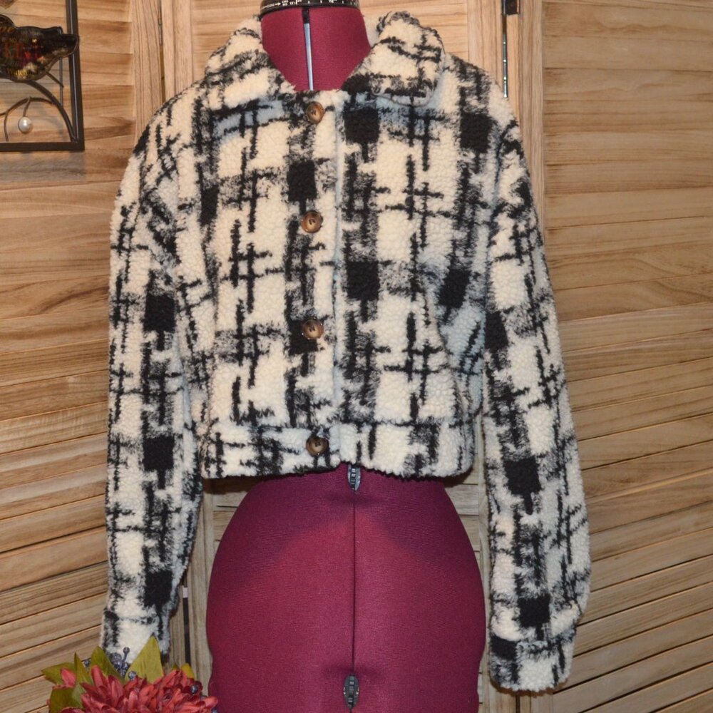 Stanton M Black/Cream Sherpa Cropped L/S Jacket